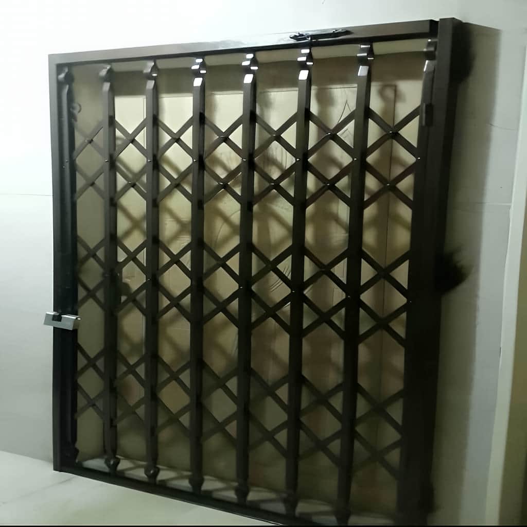 تعمیر درب آکاردئونی سه گل تسمه و تنظیم چرخ