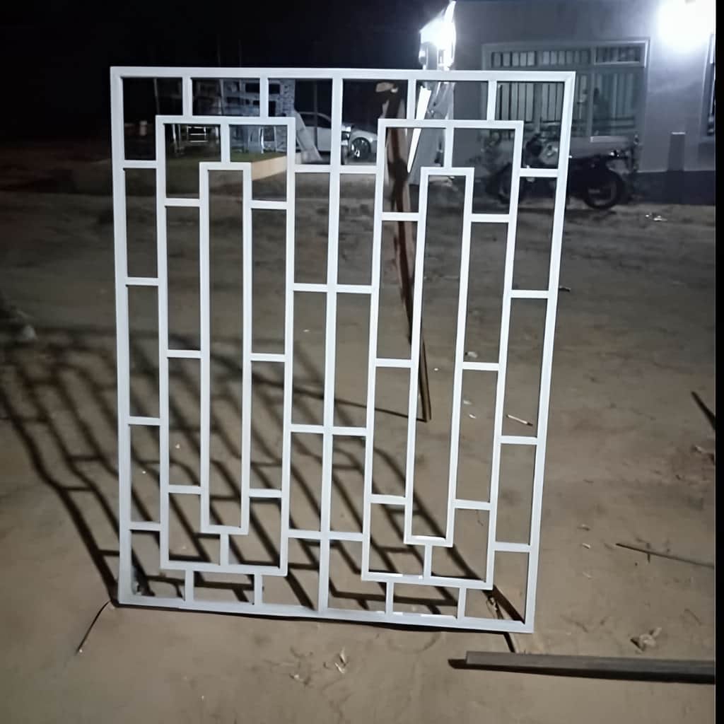 سفارش حفاظ پنجره کلاسیک طرح رومی متناسب با نما