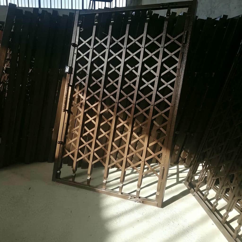 مشاوره انتخاب حفاظ آکاردئونی دو جداره ورودی
