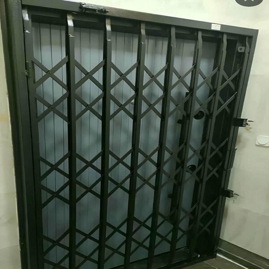 خرید درب آکاردئونی شیک قفل دار برای ورودی