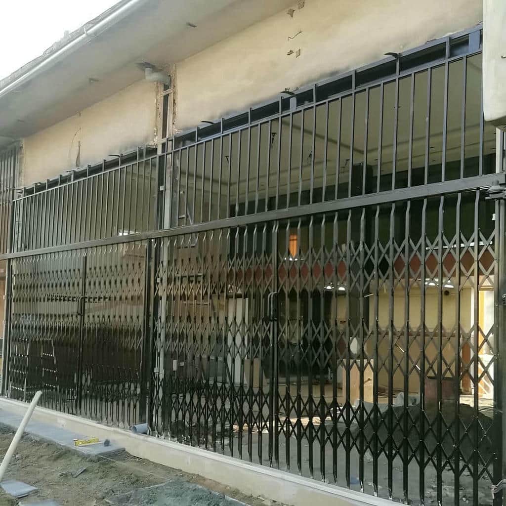 مشاوره انتخاب درب آکاردئونی سلطنتی گل دار