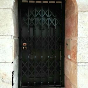 6 مدل درب آکاردئونی طلایی سلطنتی