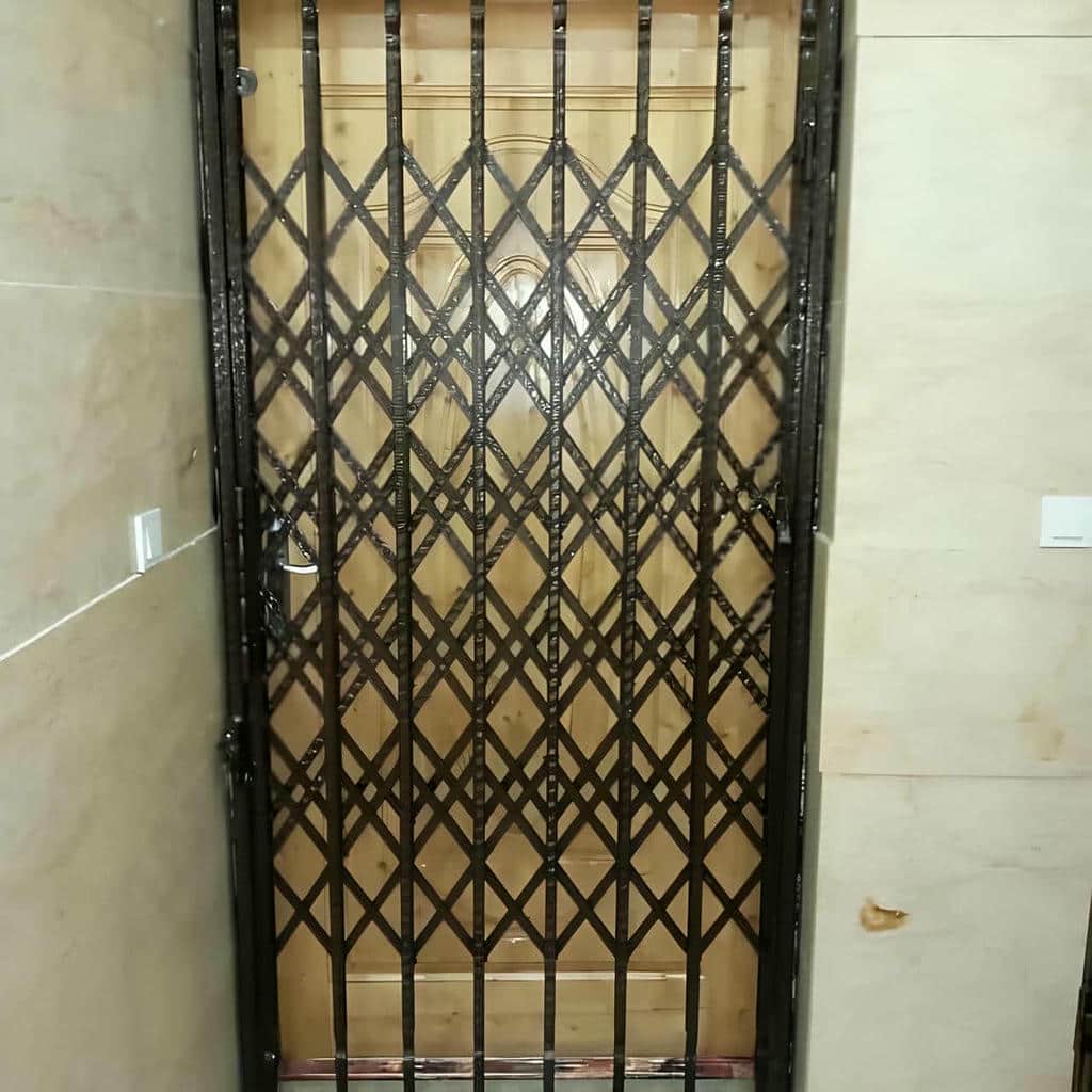 نصب حفاظ درب آپارتمان ضد دیلم با پوشش ضد اهرم