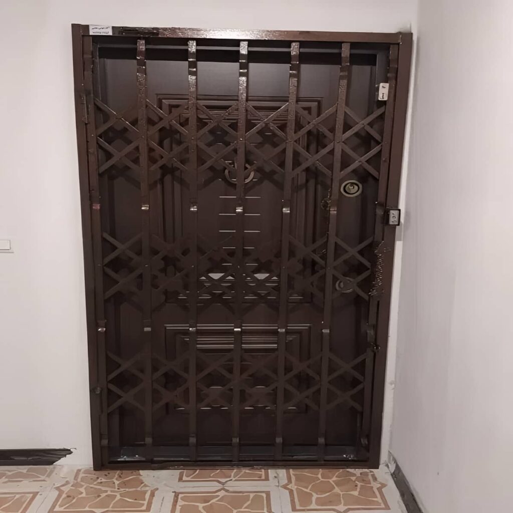 فروش درب آکاردئونی شیک قفل دار با قفل مرکزی