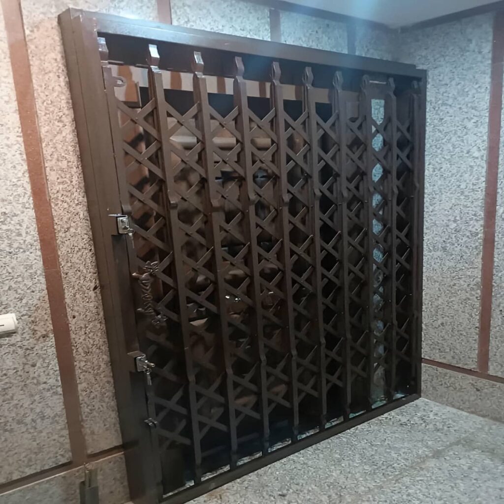 سفارش درب ریلی آکاردئونی کم جا با حرکت تک‌جهته