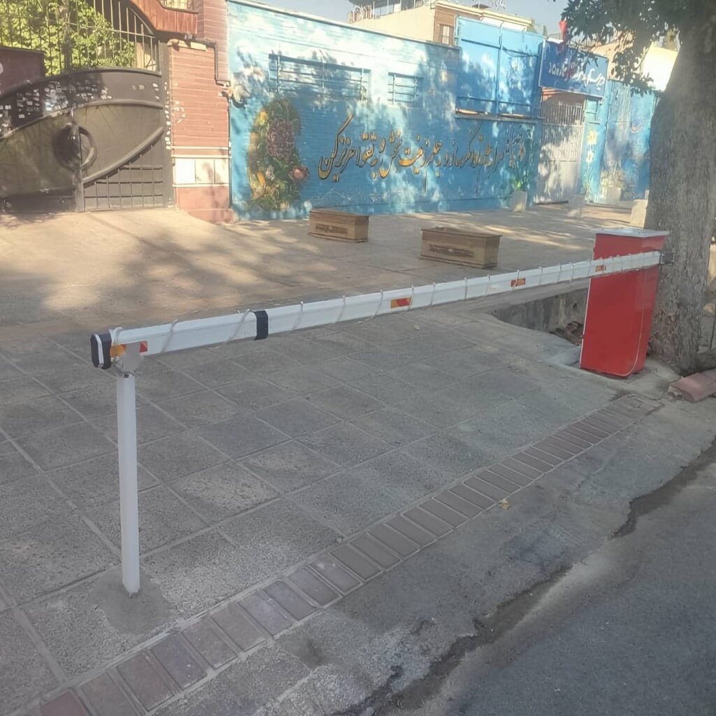 اجرای راهبند بازویی LED دار شبانه در پارکینگ مسقف