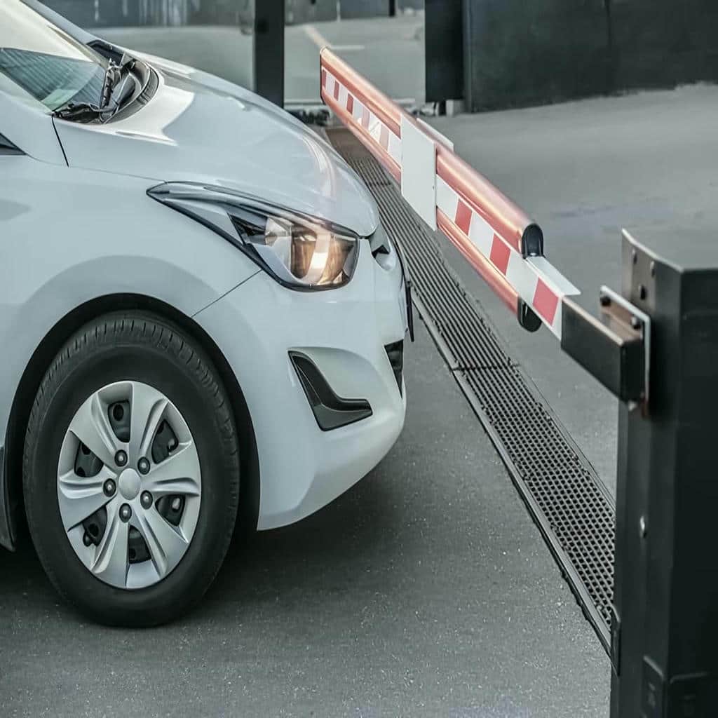اجرای راهبند بازویی LED دار پارکینگ با فونداسیون تراز