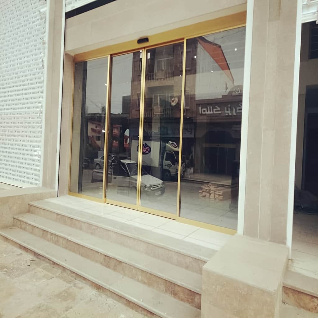 اجرای درب لمینت اتوماتیک تلسکوپی لابی