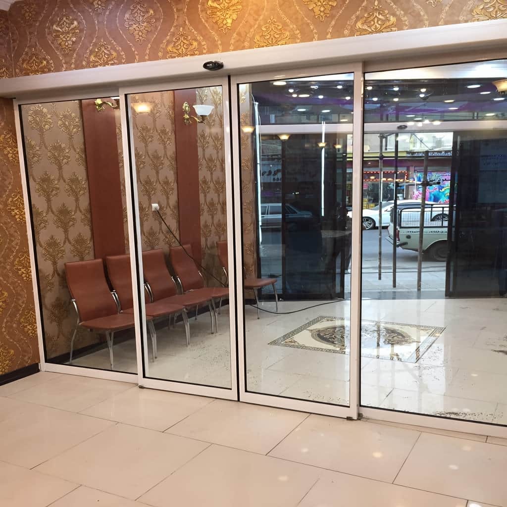 خدمات اندازه‌گیری درب اتوماتیک شیشه ای کم صدا