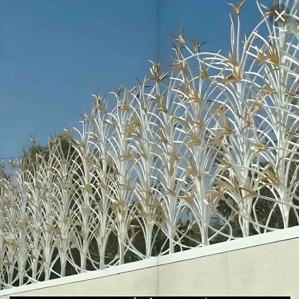 تولید حفاظ روی دیوار حیاط مسکونی طرح آبشاری