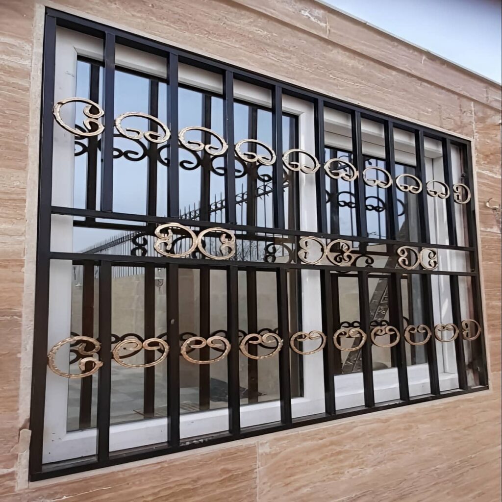 ساخت حفاظ پنجره مشکی طلایی مدل شبکه‌ای