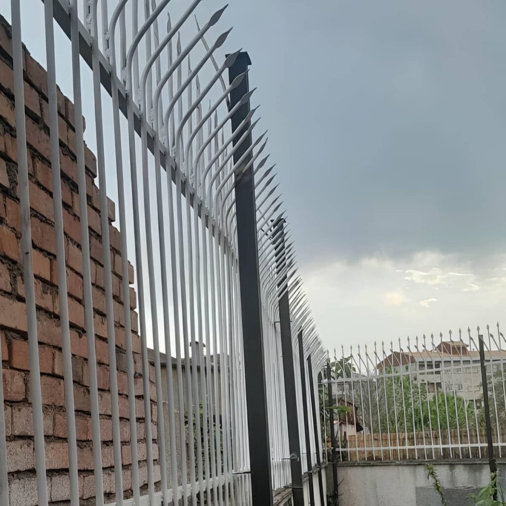 سفارش حفاظ دیوار کلاسیک سرنیزه دوبل
