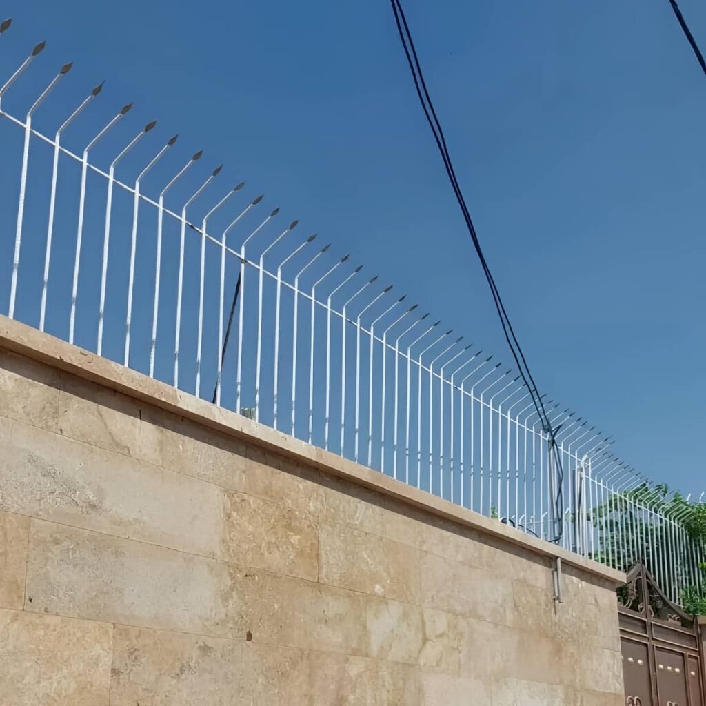 خدمات اندازه‌گیری حفاظ دیوار کلاسیک سرنیزه