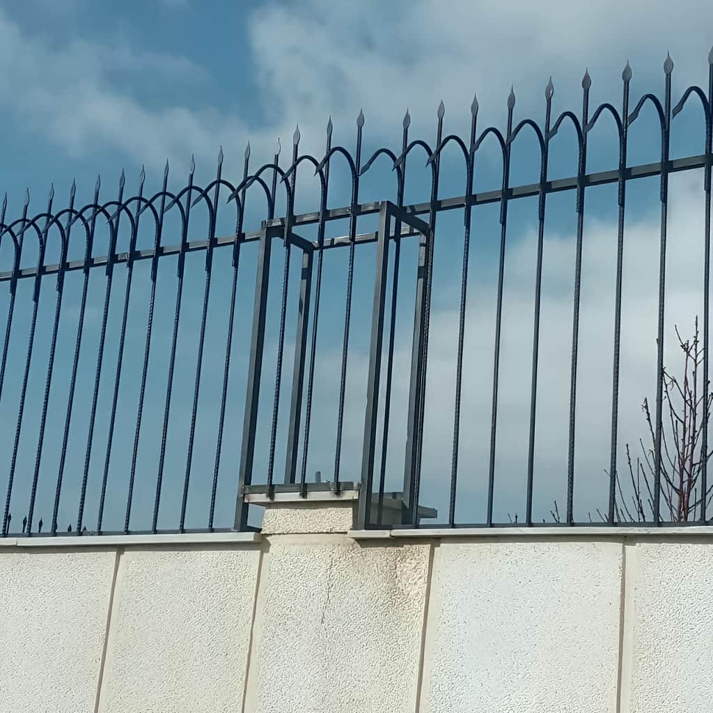 مشاوره انتخاب حفاظ سرنیزه ای دیوار حیاط