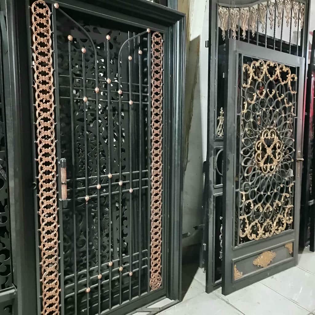 سفارش درب پارکینگ حیاط لولایی با انتخاب بین طرح‌های کاربردی