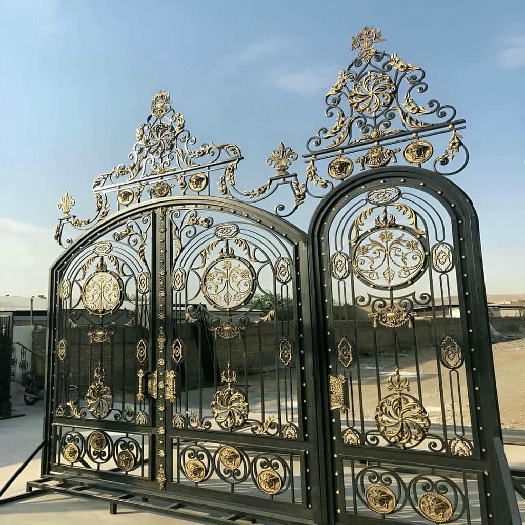 سفارش درب ویلایی طرح چوب فلزی گردویی