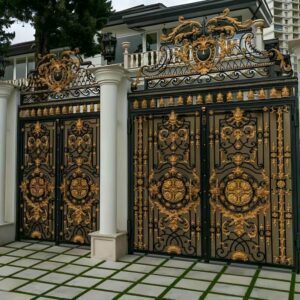 8 مدل درب حیاط فرفورژه نمای رومی