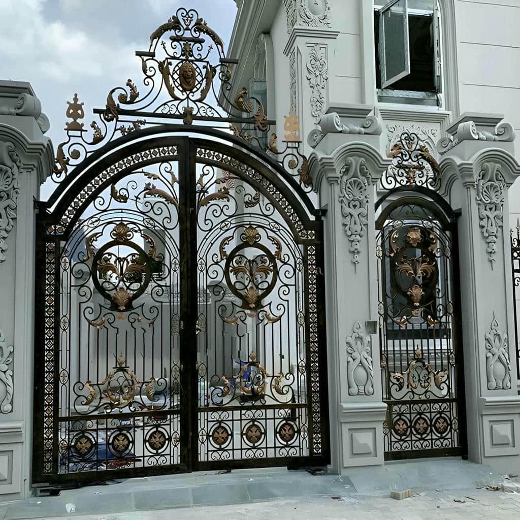 سفارش درب پارکینگ آهنی ساده قاب دار با انتخاب بین طرح‌ها