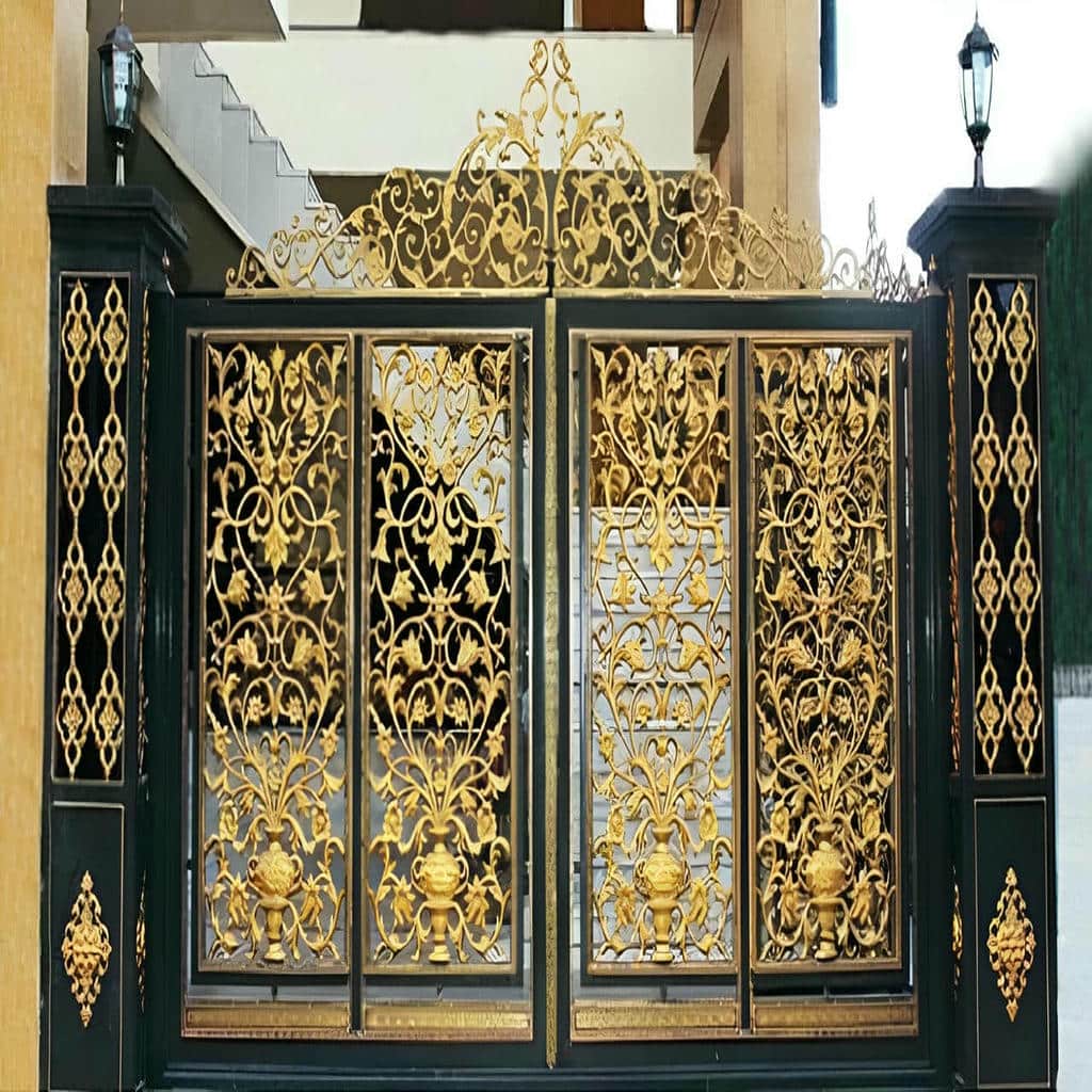 اجرای درب حیاط کشویی ریل زمینی فرفورژه در برابر طرح مدرن