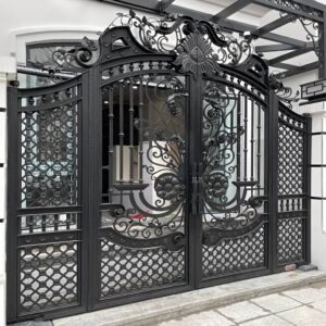 10 مدل درب حیاط طرح چوب فلزی