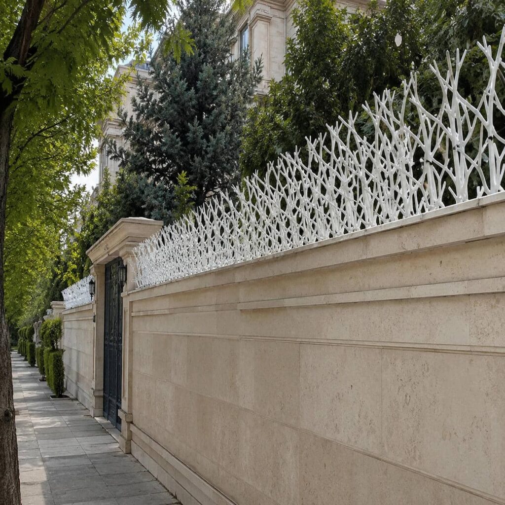 خرید آنلاین حفاظ روی دیوار حیاط مسکونی شاخ گوزنی