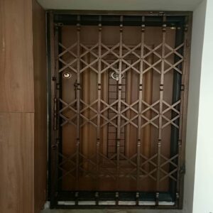 12 مدل درب آکاردئونی سه گل تسمه