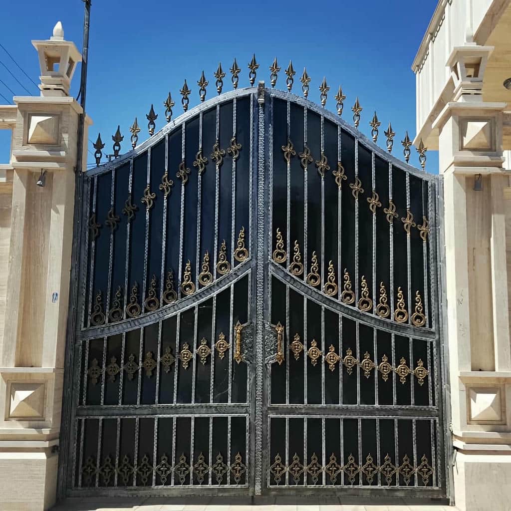درب آهنی بزرگ
