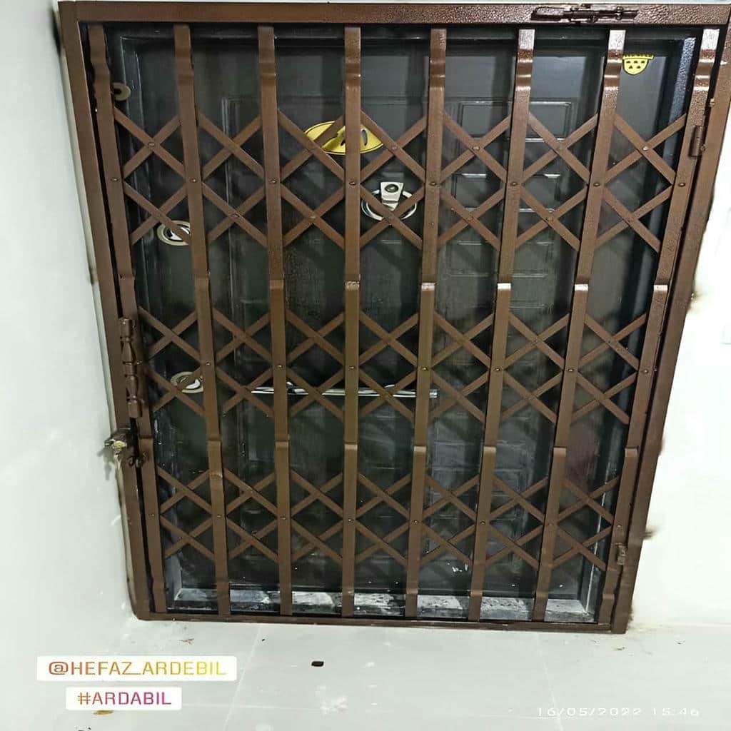 مراحل نصب درب آکاردئونی