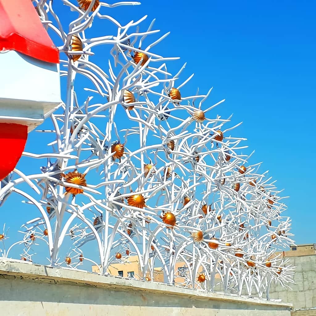مدل گل دار حفاظ دیوار