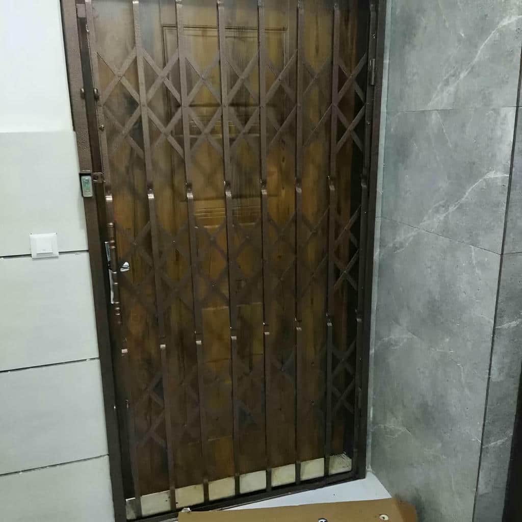 حفاظ آکاردئونی ورودی ساختمان