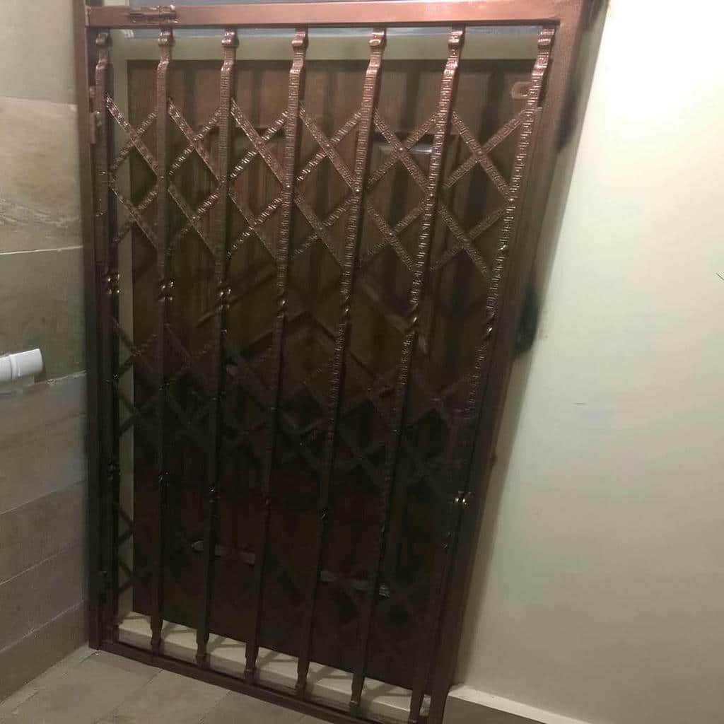 درب آکاردئونی با ابعاد سفارشی ورودی درب آکاردئونی با ابعاد سفارشی ورودی