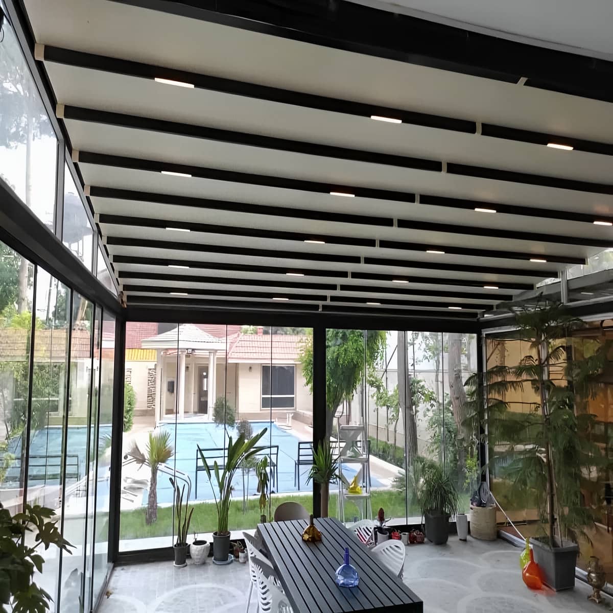 مرکز فروش سایبان تاشو سفارشی برای فضاهای محدود و کم عرض