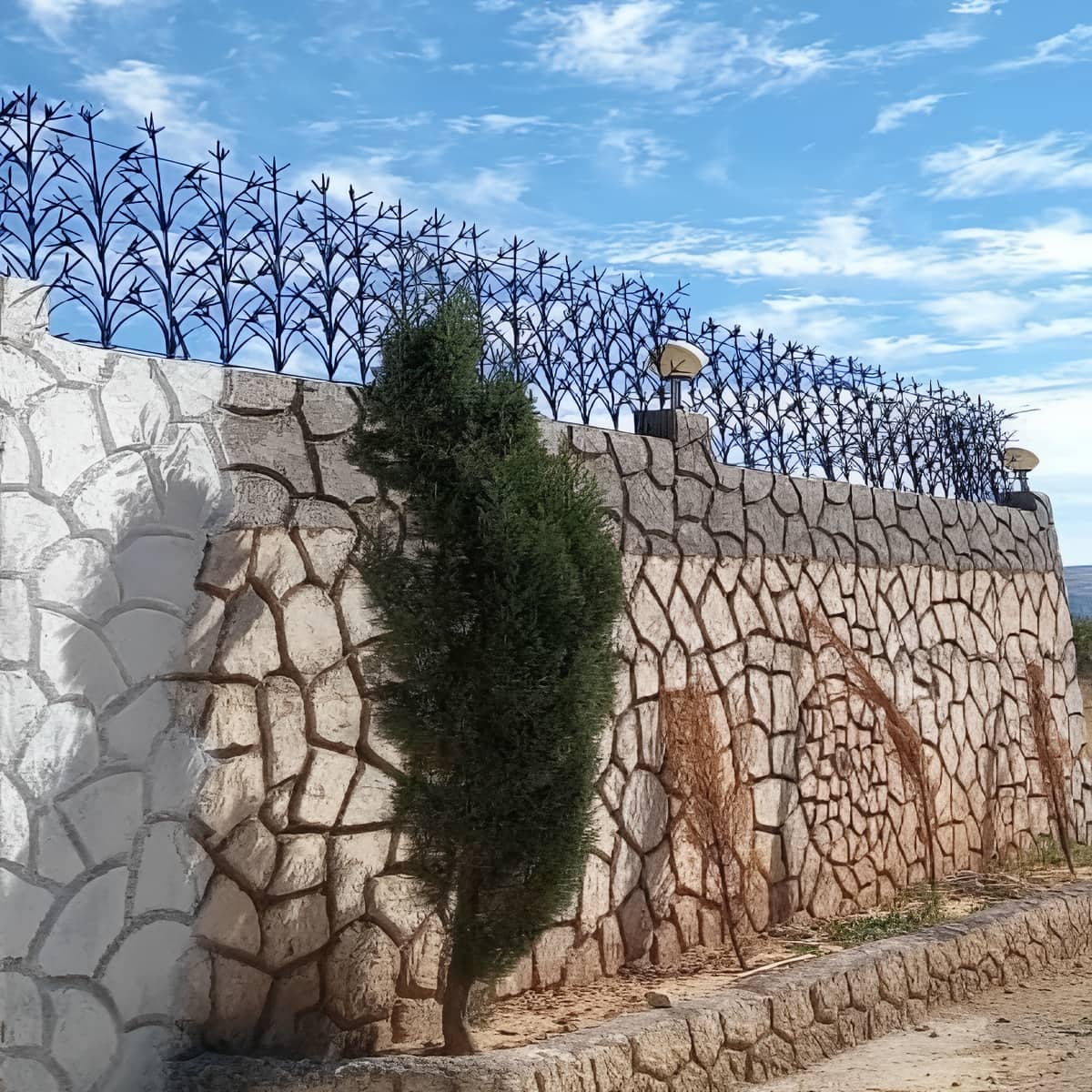 حفاظ شاخ گوزنی طرح اف فلزی
