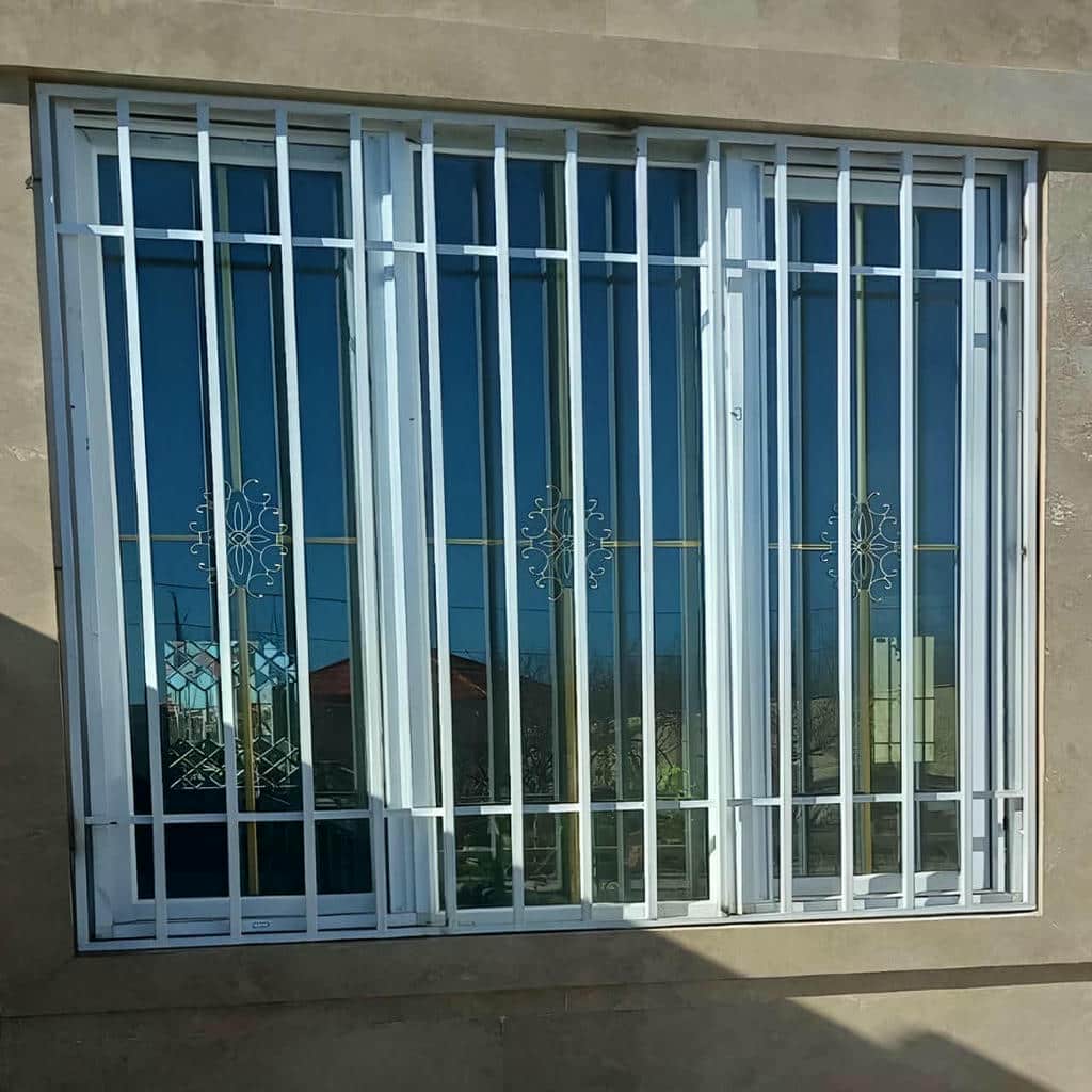 نرده پنجره فلزی با اتصال مقاوم