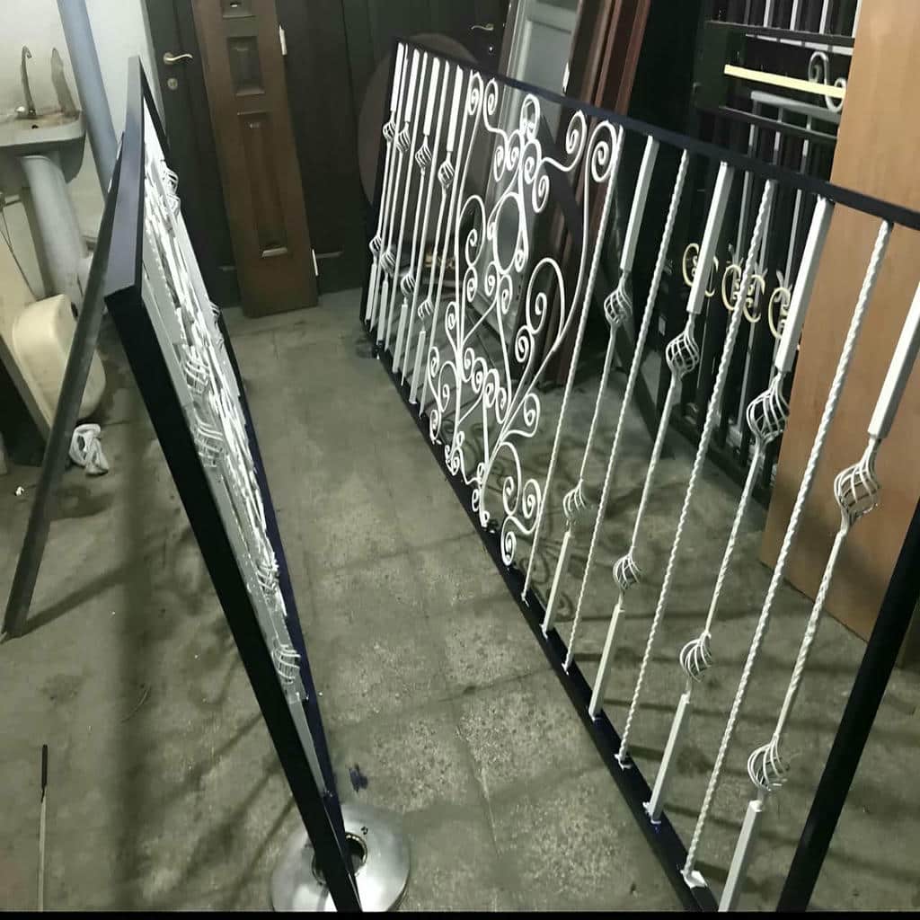حفاظ پنجره ثابت مشکی
