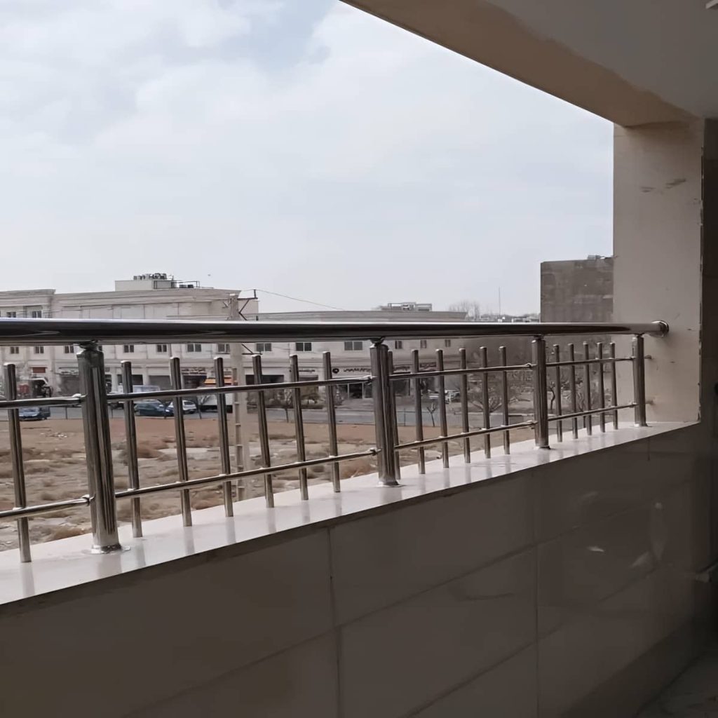 نرده راه پله با رنگ مات