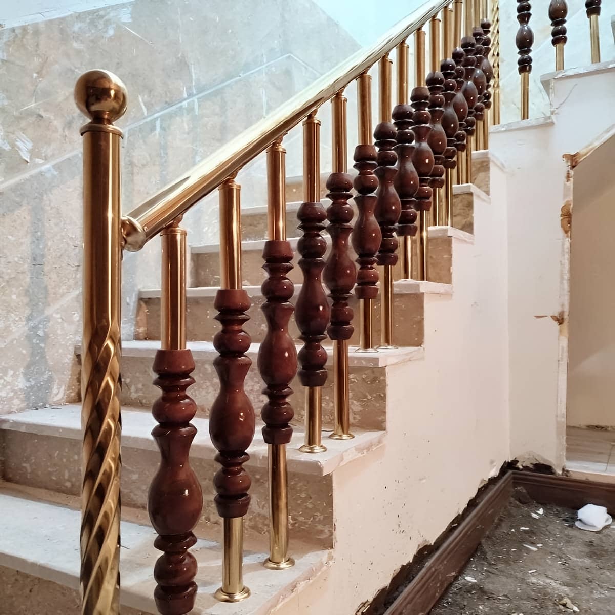 نرده استیل راه پله با پرداخت براق