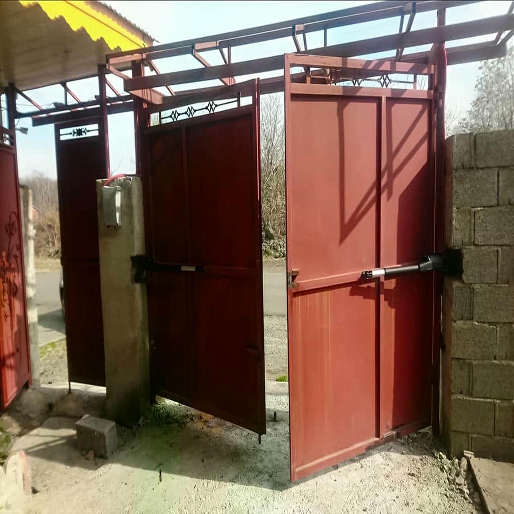 جک بازویی ساختمان مسکونی با بدنه مشکی