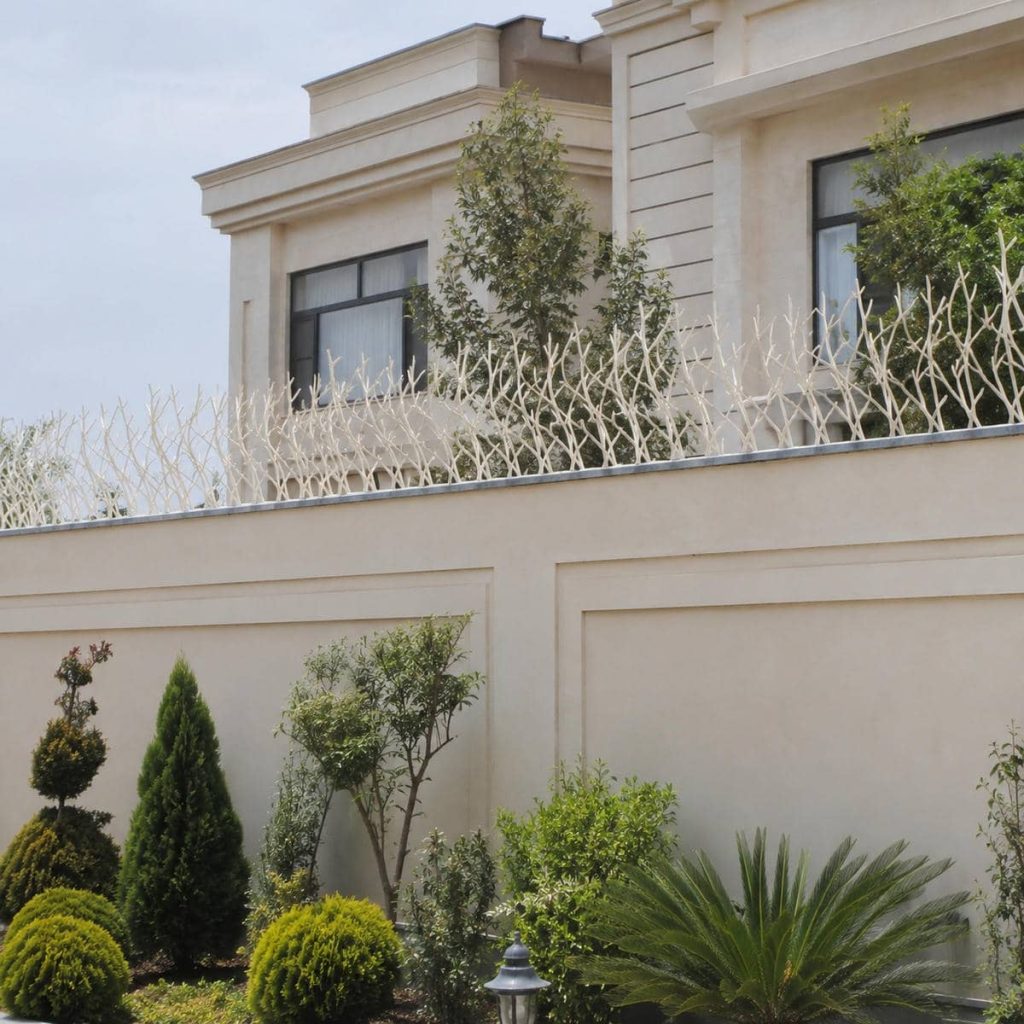 حفاظ دیوار سرنیزه ای رنگ شده