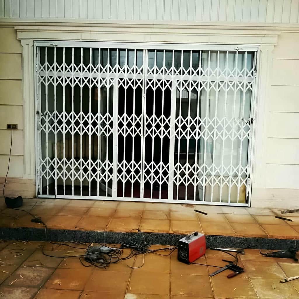 حفاظ پنجره با طرح اختصاصی