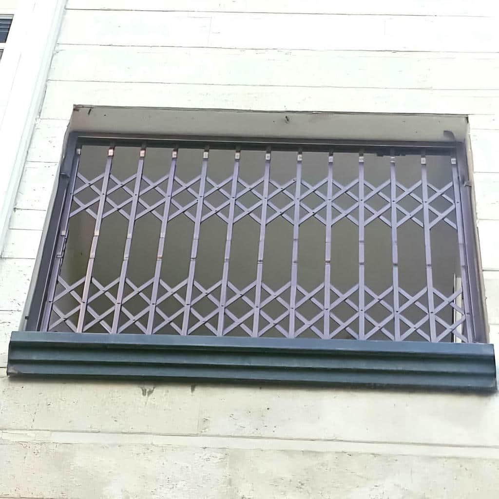محافظ پنجره آهنی